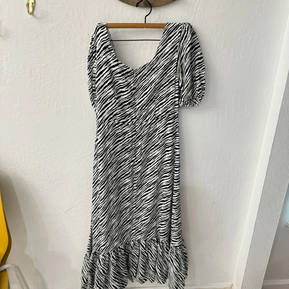 Faithfull The Brand Gabriela Zebra Stripe Black White Puff Sleeve Midi Dress M - Picture 9 of 10